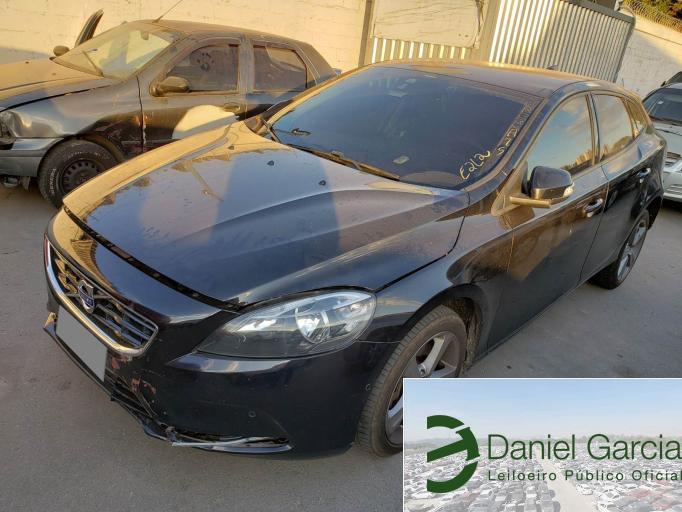 VOLVO V40 T4 15/15