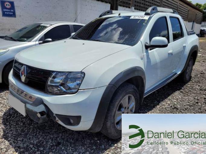 RENAULT DUSTER 20/20